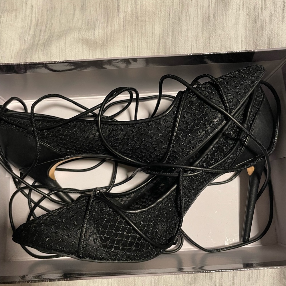 Lace up heels 9.5